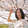桜の下で