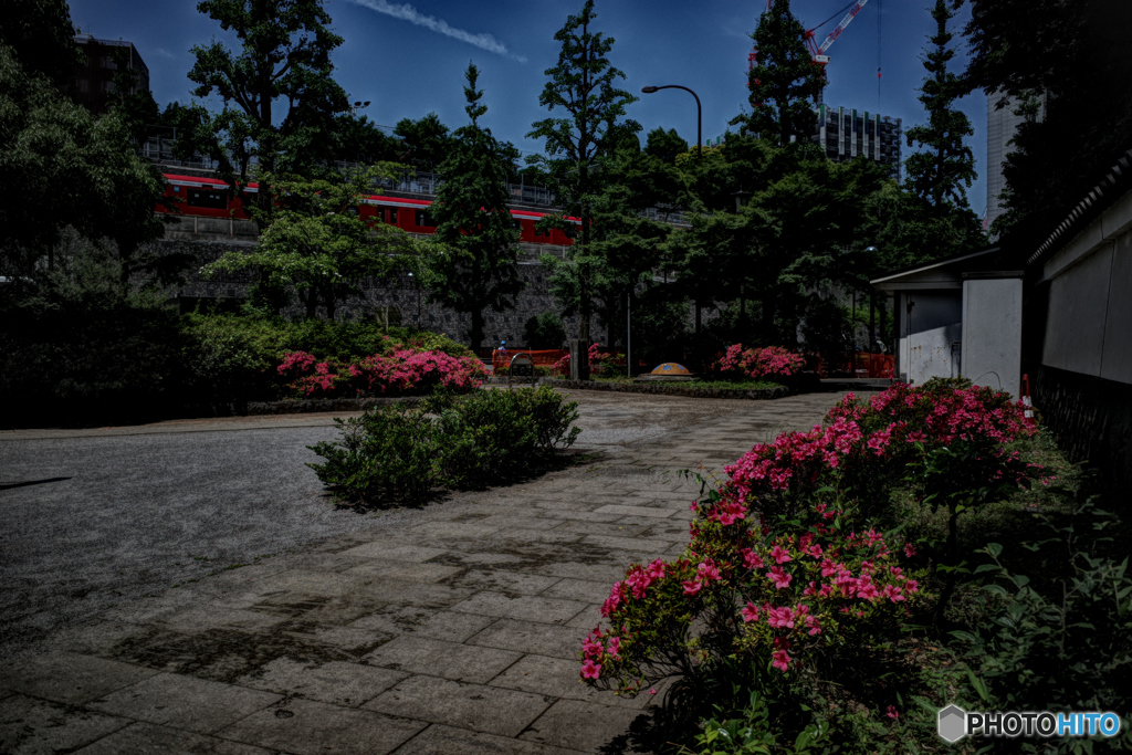 庭園隣接の公園