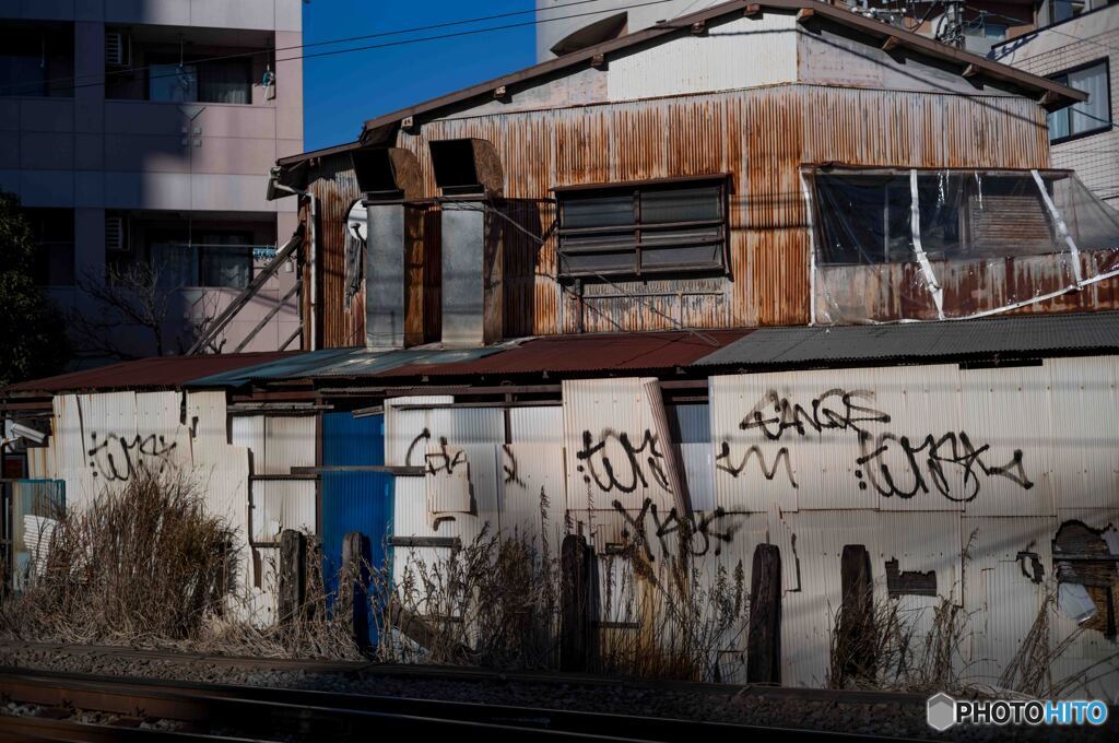 線路脇のショッピングモール