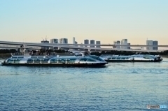 水上宇宙船基地
