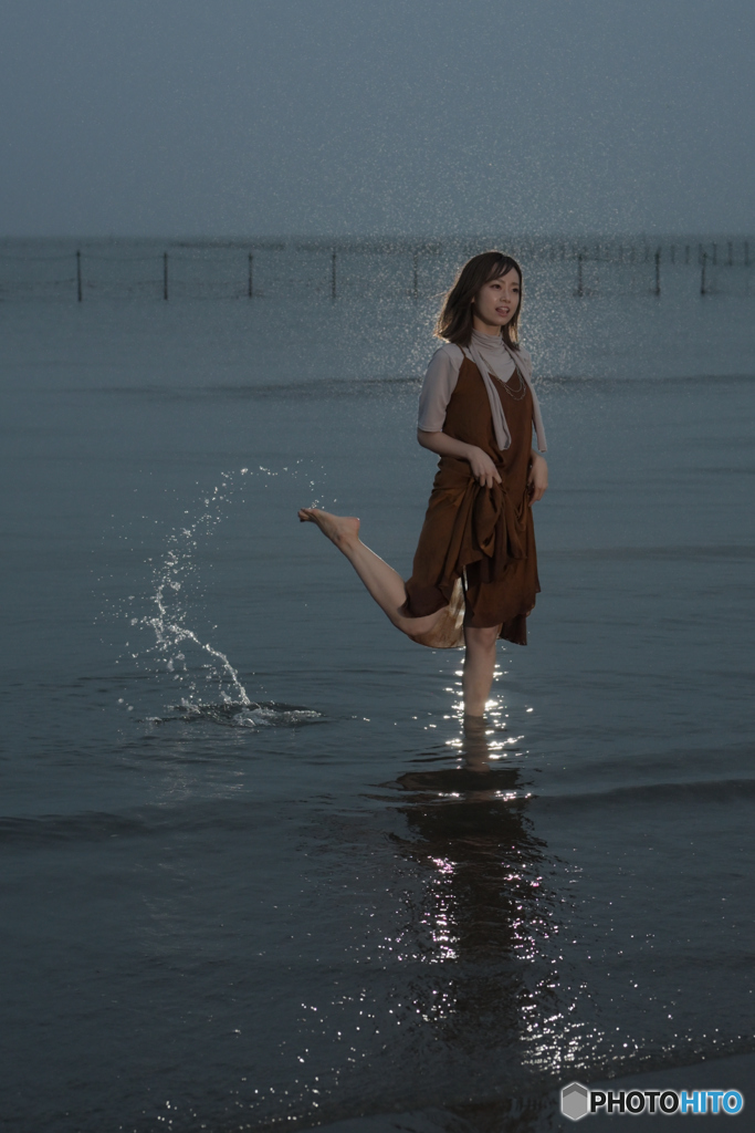 小雨降る海２