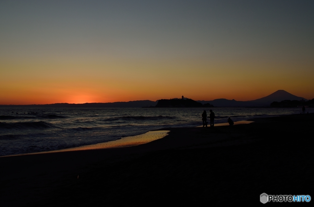 夕暮れの七里ガ浜