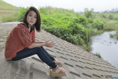 河川敷の女2