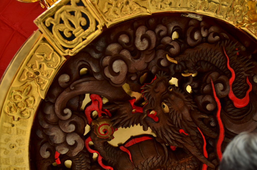 雷門の新提灯の下側