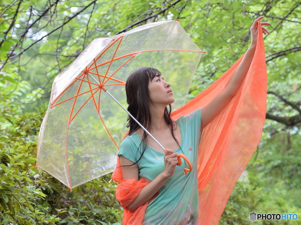 オレンジ色の骨