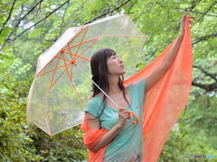 オレンジ色の骨