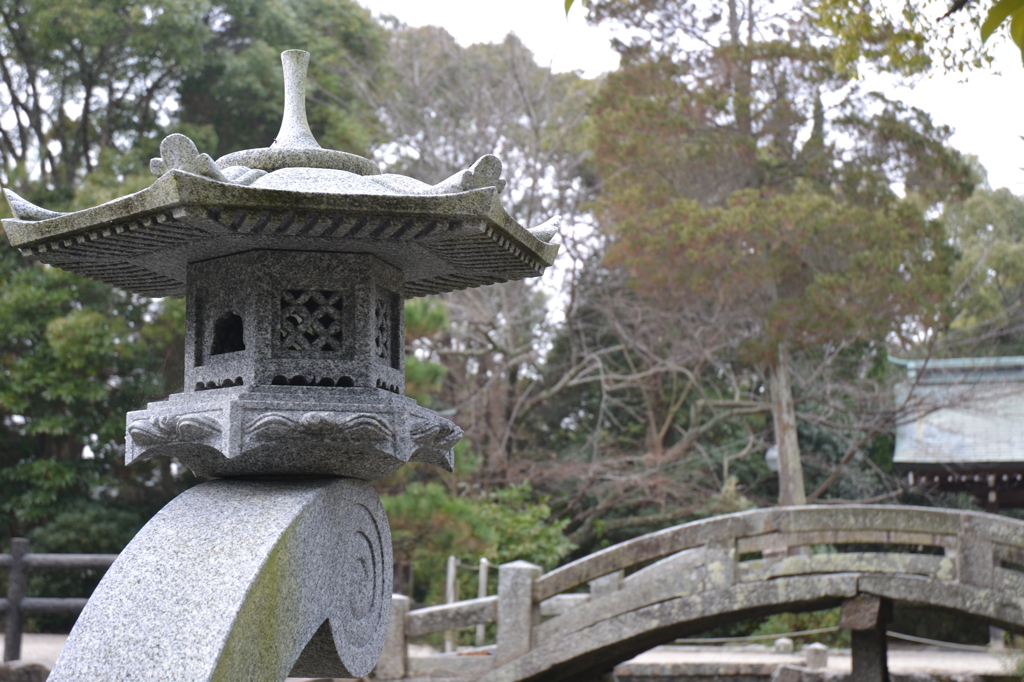 どこかの神社にて