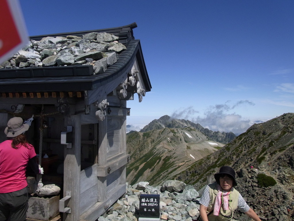 雄山神社本宮から剱岳を！