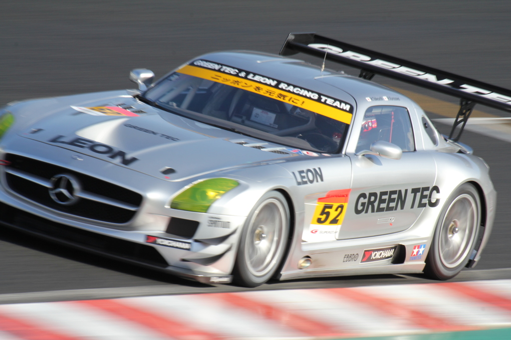 【SuperGT 2012 R1】GREEN TEC & LEON SLS_1
