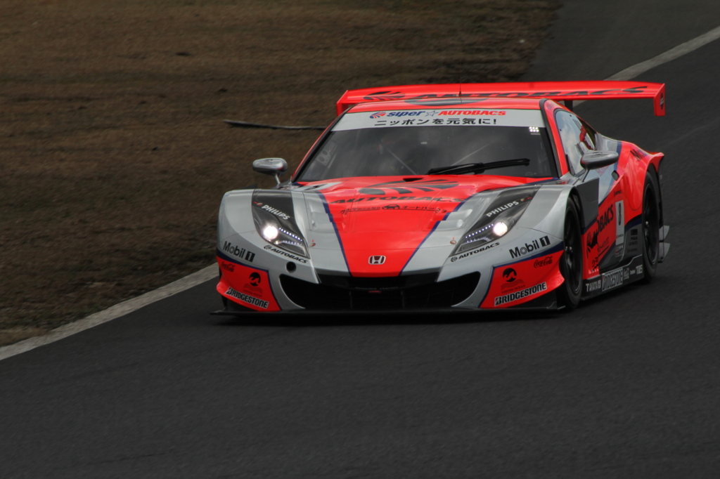 【SuperGT 2012 R1】ARTA HSV-010_2