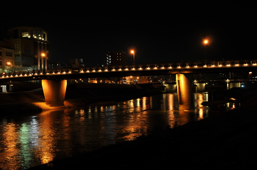 夜の橋