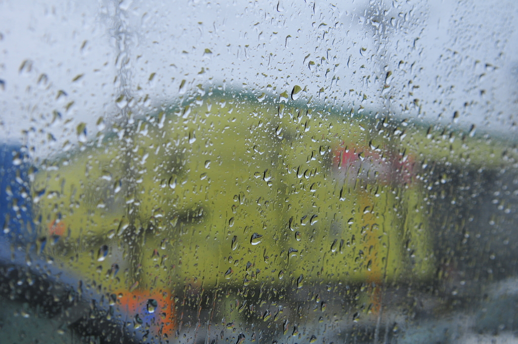 雨…