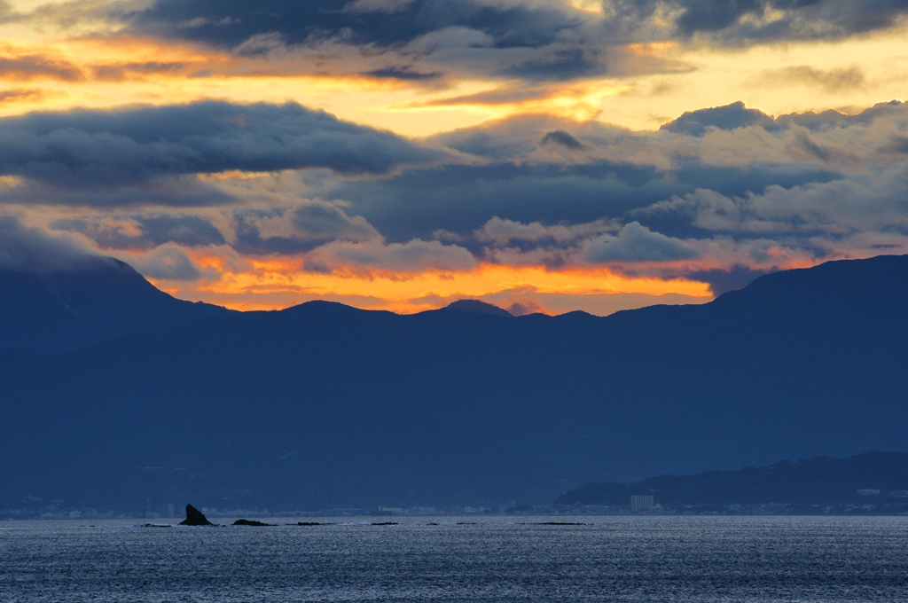 烏帽子岩