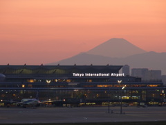夕暮れと富士山