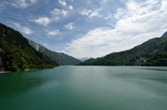 what a huge dam!