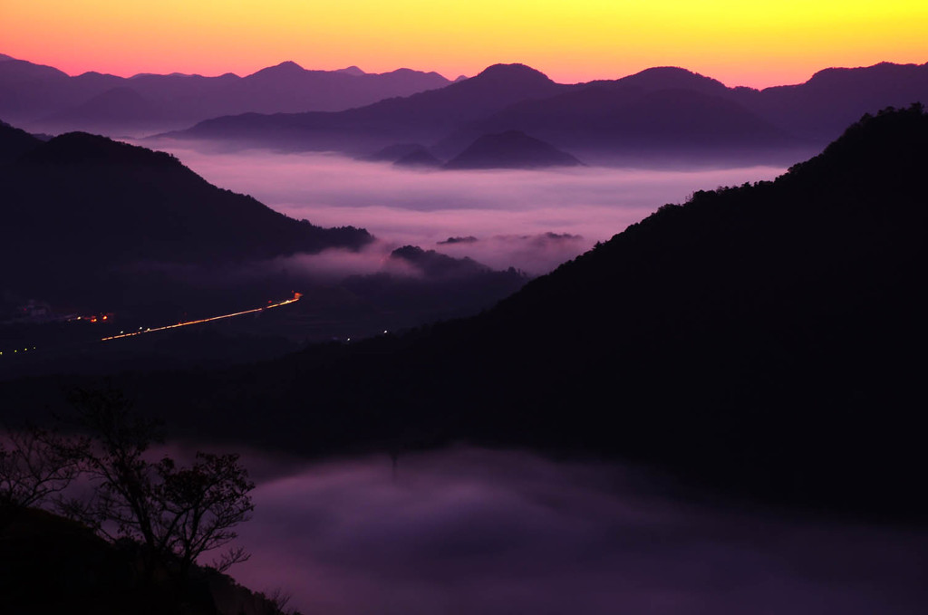夜明け前の朝来