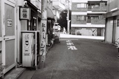ヒト・ト・シテ・・・