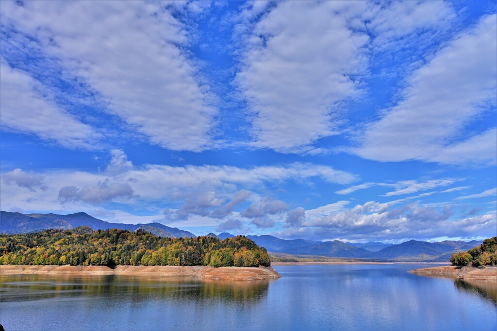 糠平湖のすじ雲