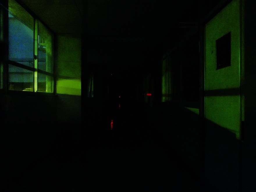 夜の学校