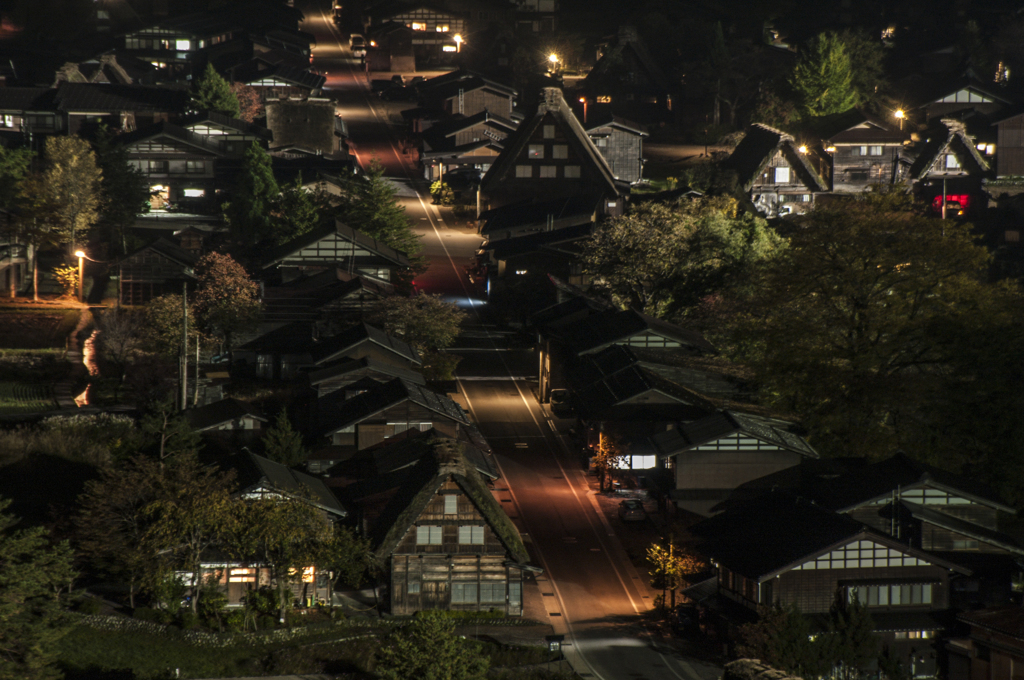 白川郷（秋の夜のメインストリート）