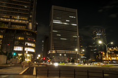 JR東京駅前の丸の内交差点で