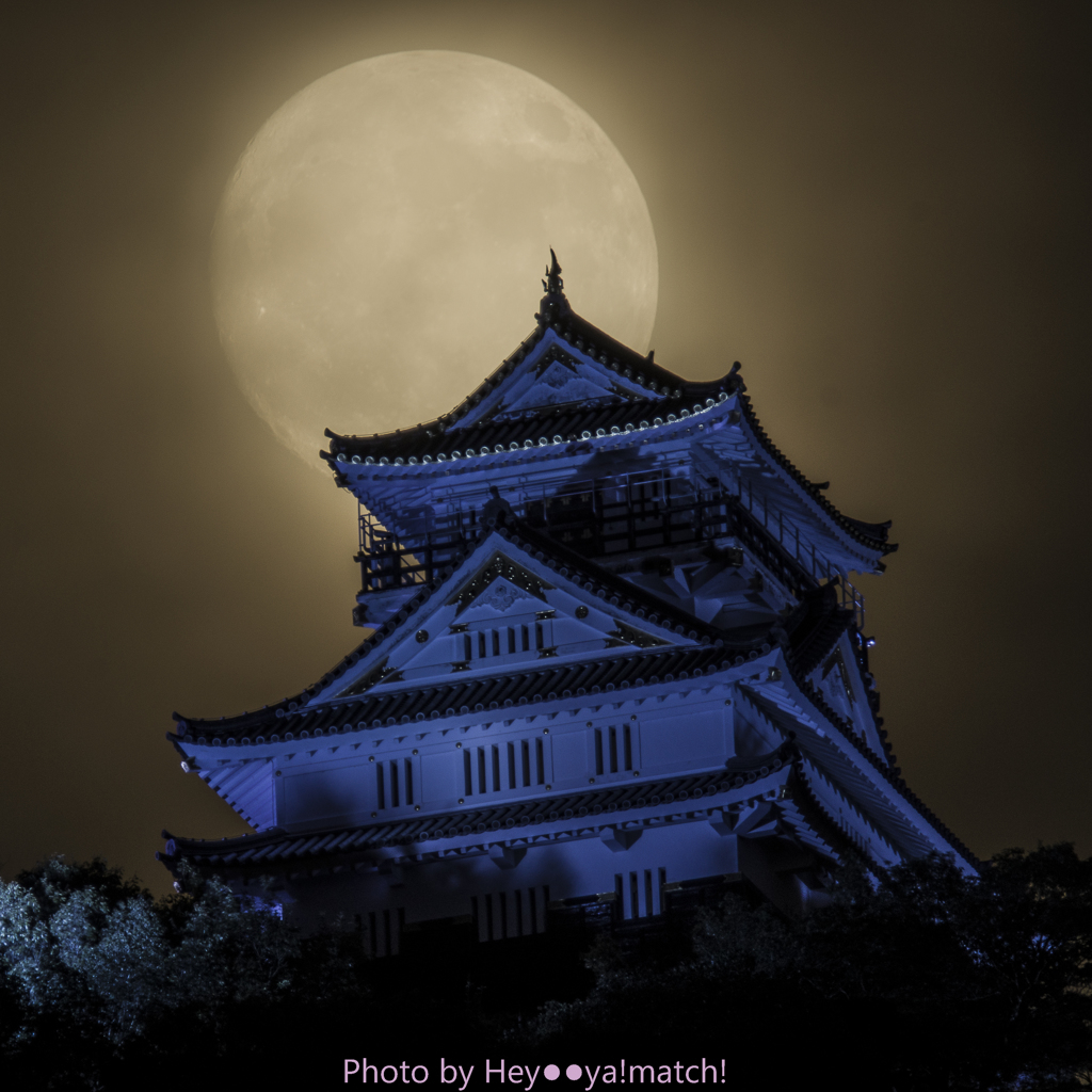 小望月と岐阜城 スーパームーンの前日に By ねえ やまっち Id 写真共有サイト Photohito