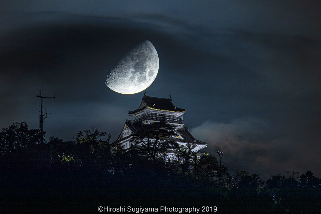 岐阜城と月