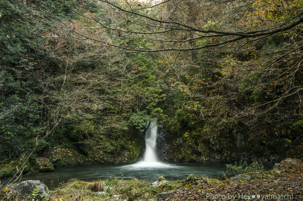 紅葉の滝(横谷峡)