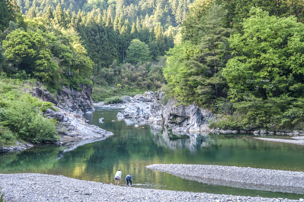 板取川で水遊び