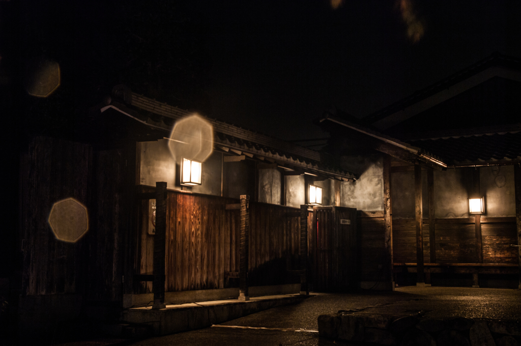 うだつの町並み、街角雨慕情