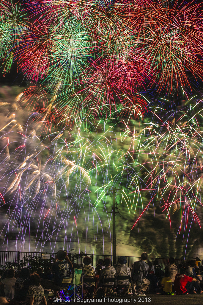 馬瀬川大花火（旧馬瀬中の校庭から）