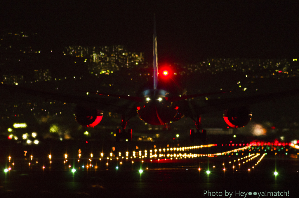 夜の伊丹空港で