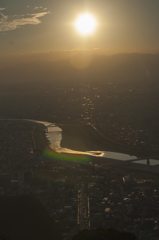 お彼岸の入り（夕陽に照らされた街）