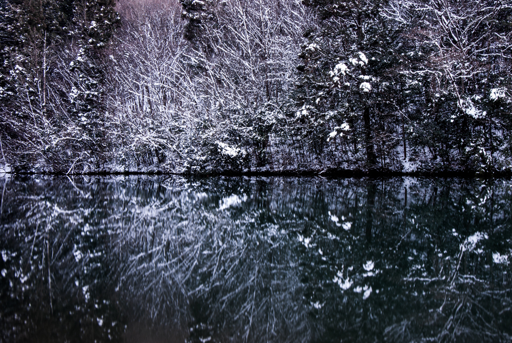 上池の雪景鏡