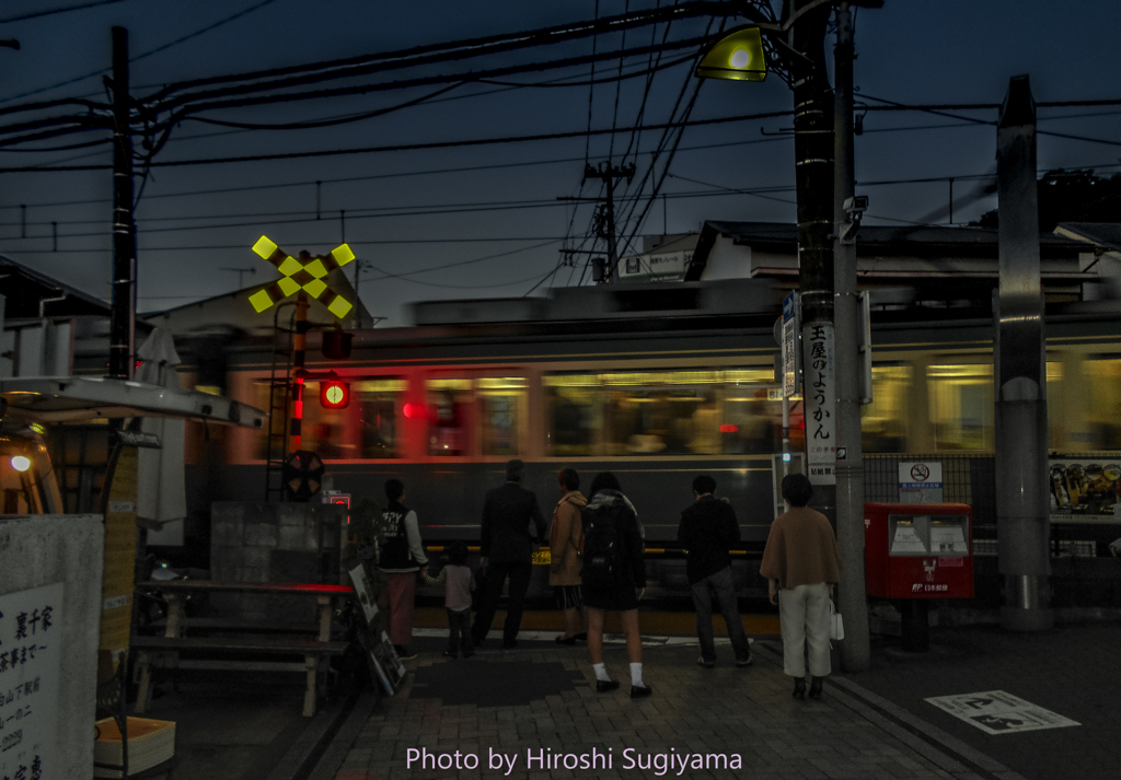 江ノ電（稲村ケ崎駅）