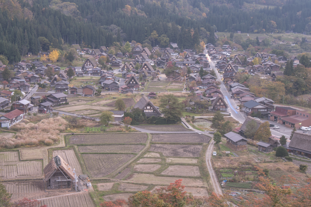 秋の夕暮れ（白川郷）