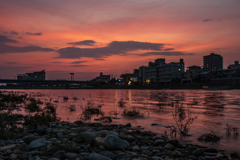 長良川の夕暮れ(川岸)