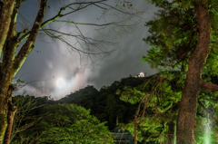 冬の満月、彩雲