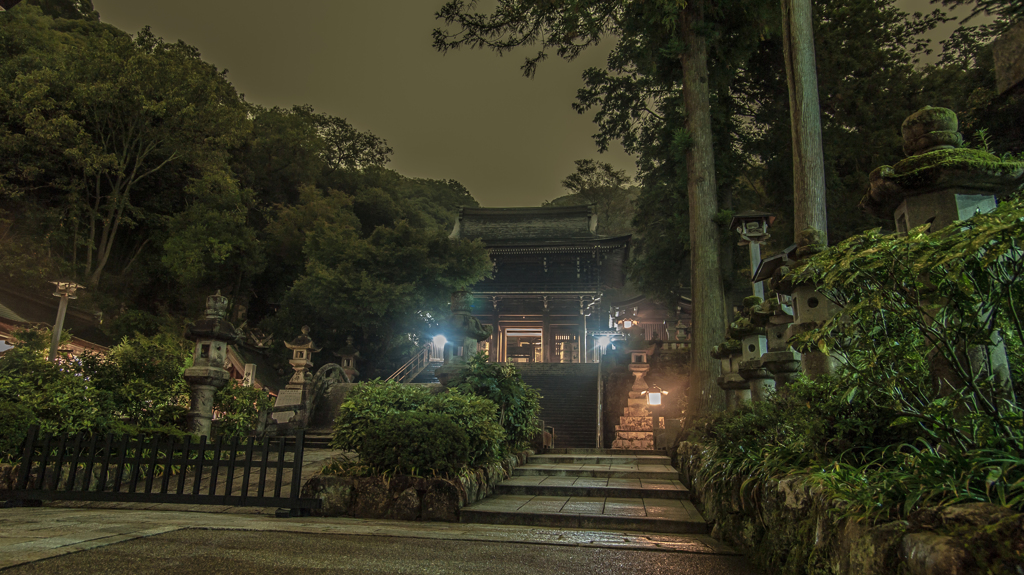 伊奈波神社太鼓橋前