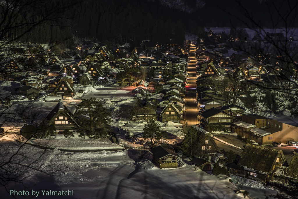 合掌街道の冬景色（夜）