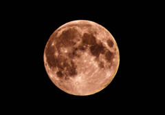 濃尾平野から見上げた満月（撮影時の月齢14.5）