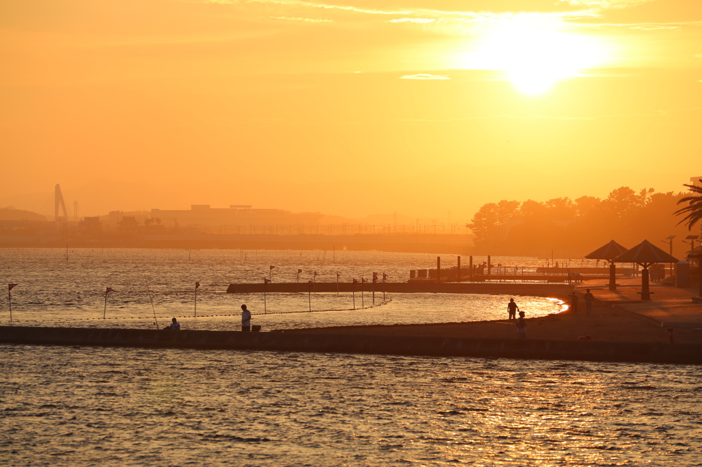 弁天島海浜公園の夕暮れ