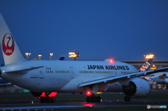 夜の成田空港