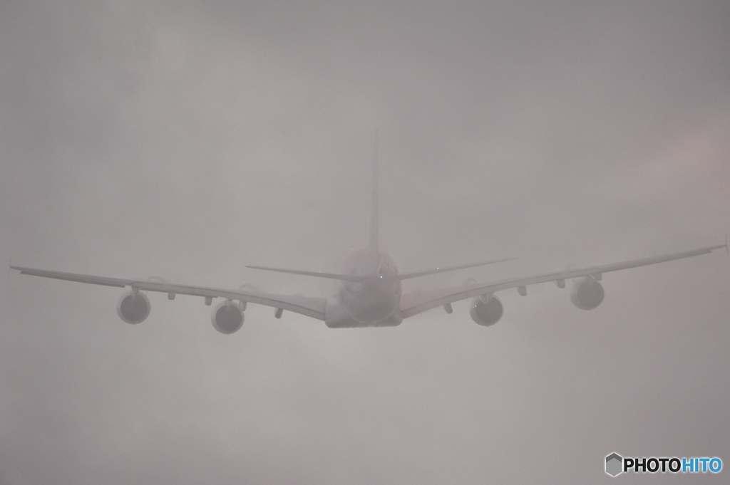 雲の中へ　A380
