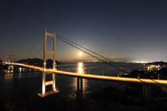満月出づる光橋