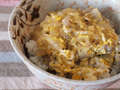 つゆだくのもち豚玉子丼