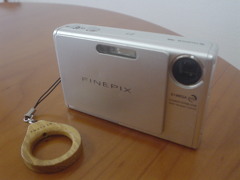 FINEPIX Z3 with ULYSSES minimoストラップ