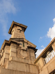 難波橋と青空
