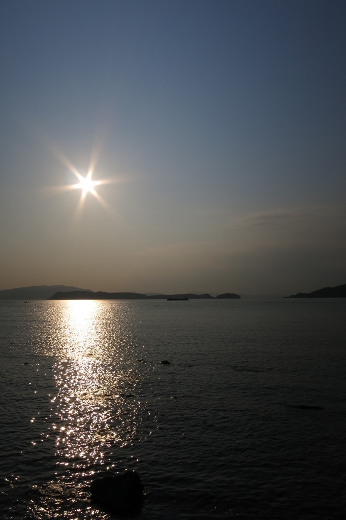 太陽と加太の海