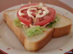 トマトツナトースト